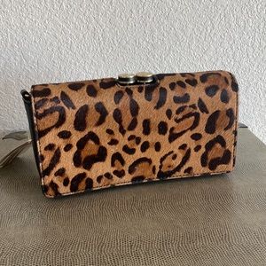 Aimee Kestenburg Kisslock Crossbody!!